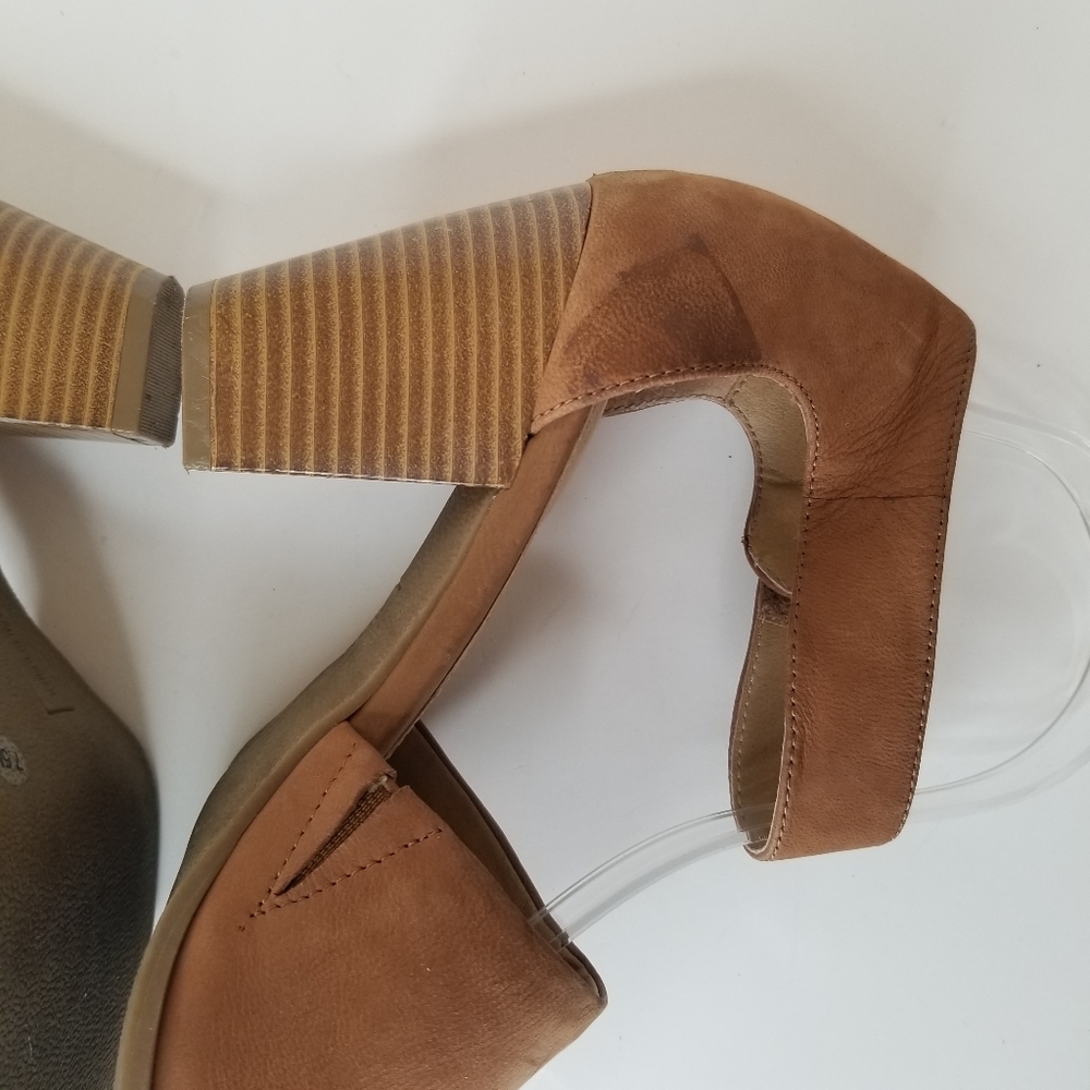 Giani Bernini Cognac Suede Block Heel Sandals Quiet Luxury Minimalist Heels - Picture 2 of 10